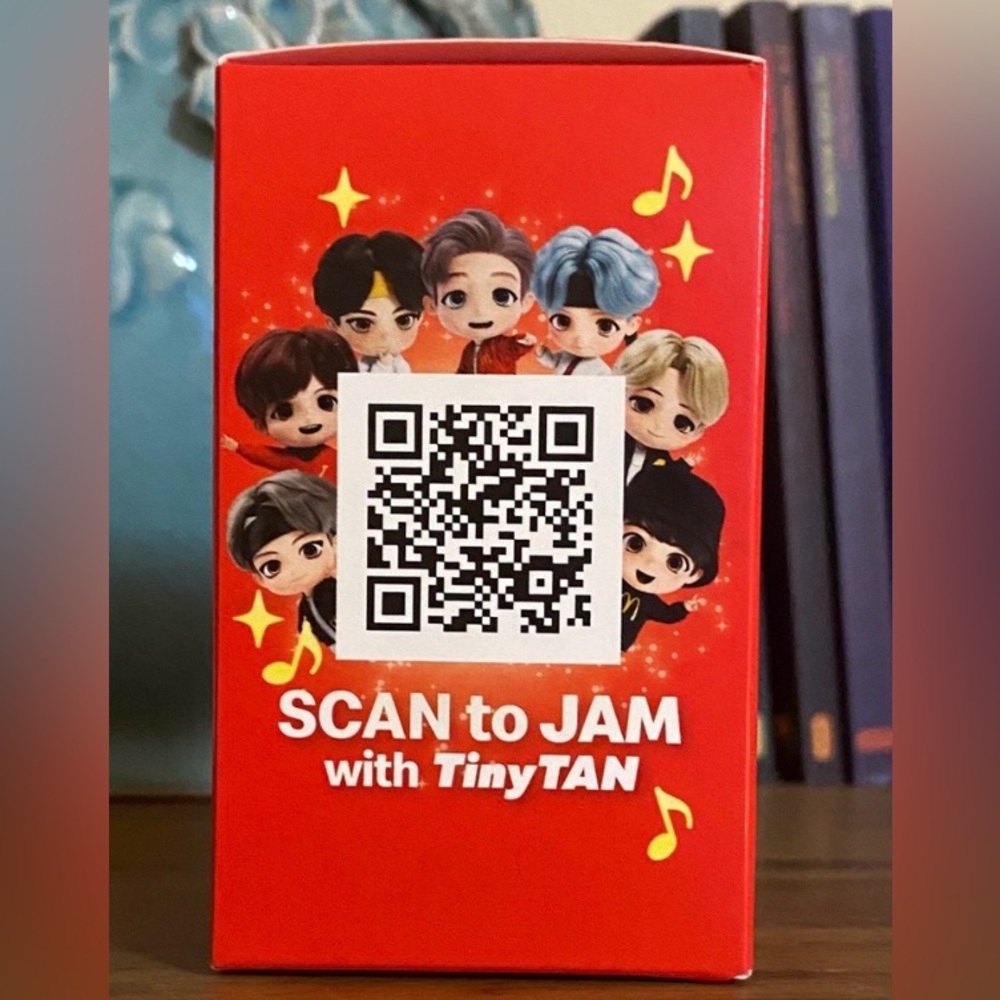 NWT TinyTAN BTS Throwback & Encore Collectible Figurine Set: Jung Kook, V, RM - Picture 14 of 15